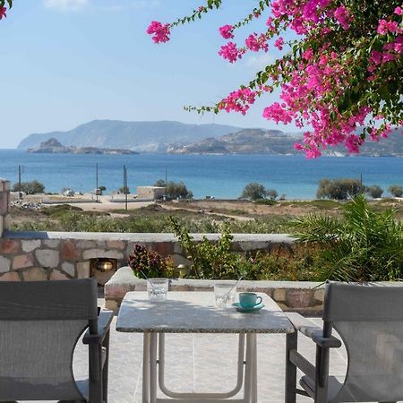 Κalamitsi Rooms & Apartments Kimolos Exterior photo